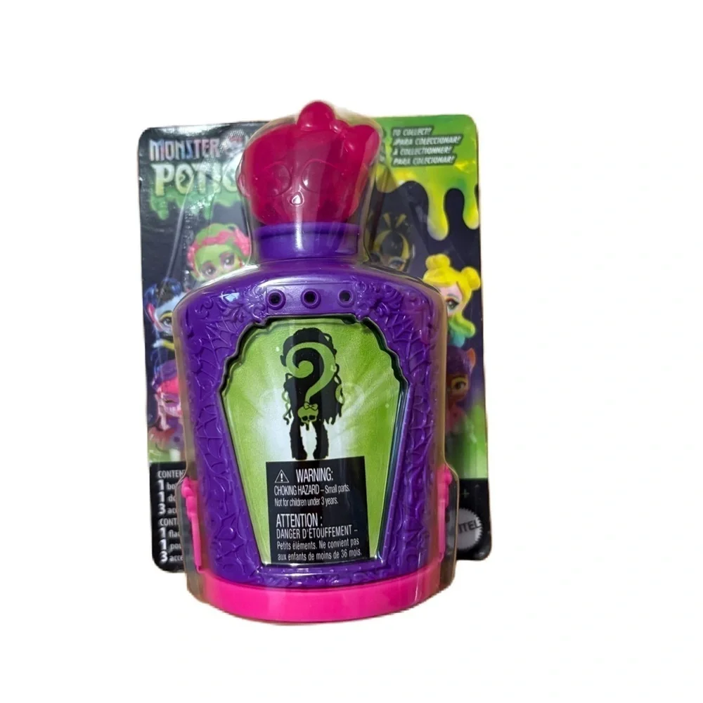 Monster High Potions Series 3 3-Inch Mystery Pack 1 RANDOM Mini Doll + 3 Charms